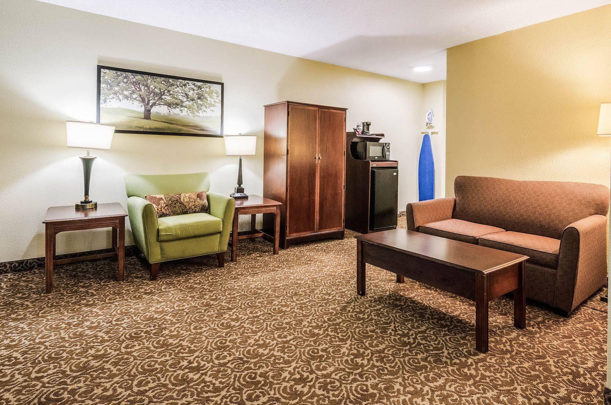 Quality Inn Whiteville North Exterior photo