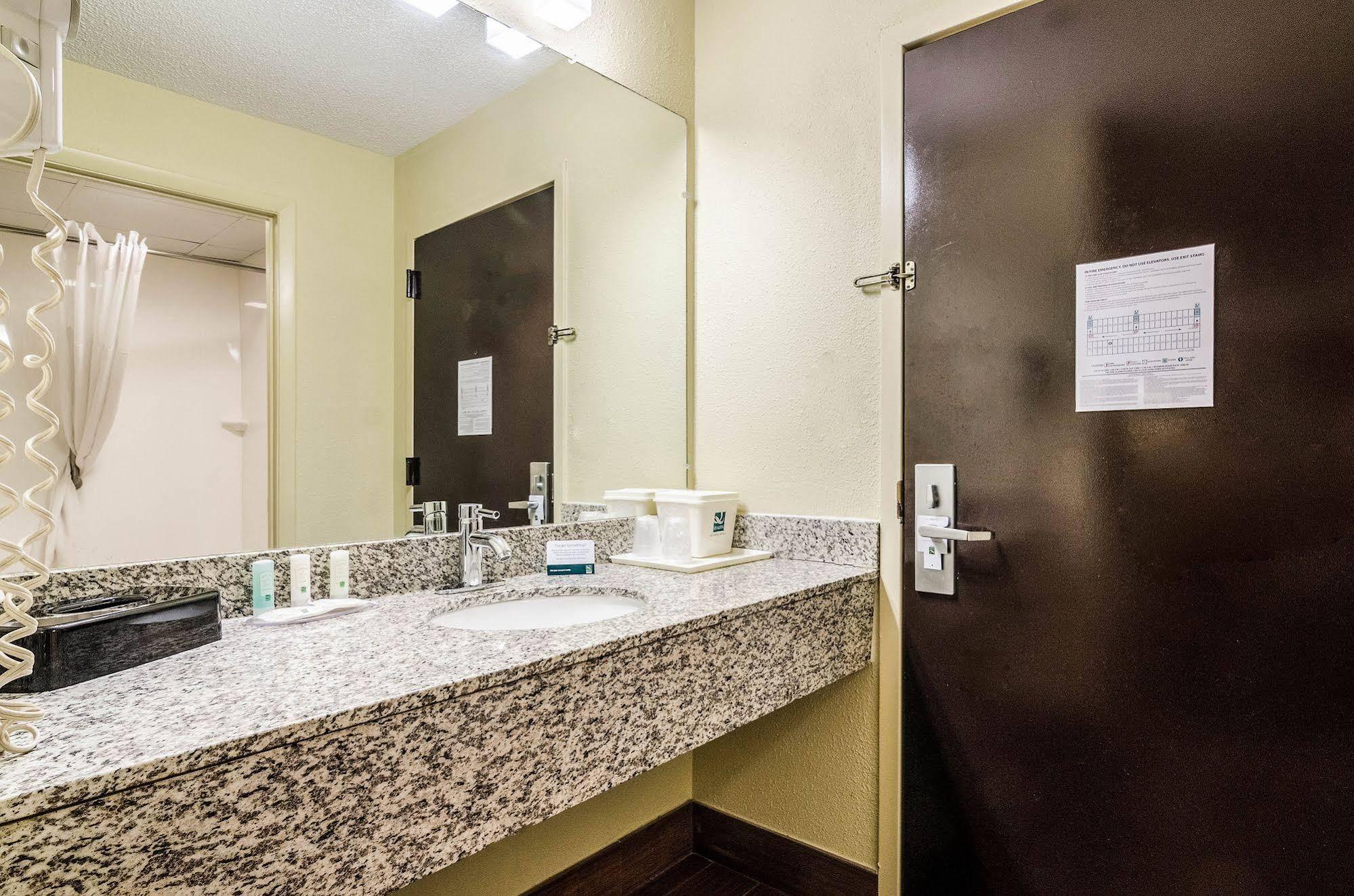 Quality Inn Whiteville North Exterior photo