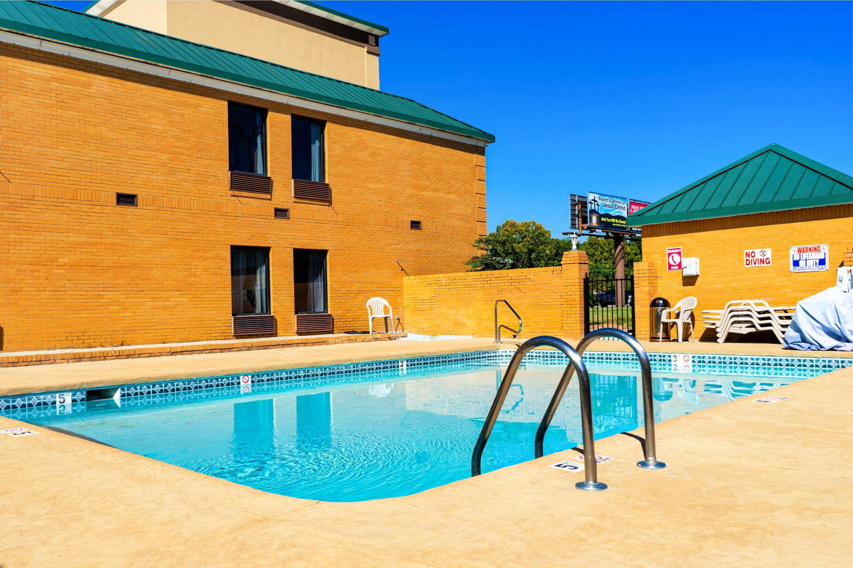 Quality Inn Whiteville North Exterior photo